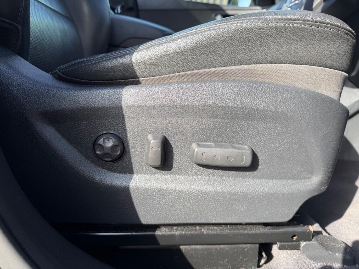 Used Hyundai Santa Fe 2016 for sale - 77625680: Photo 61