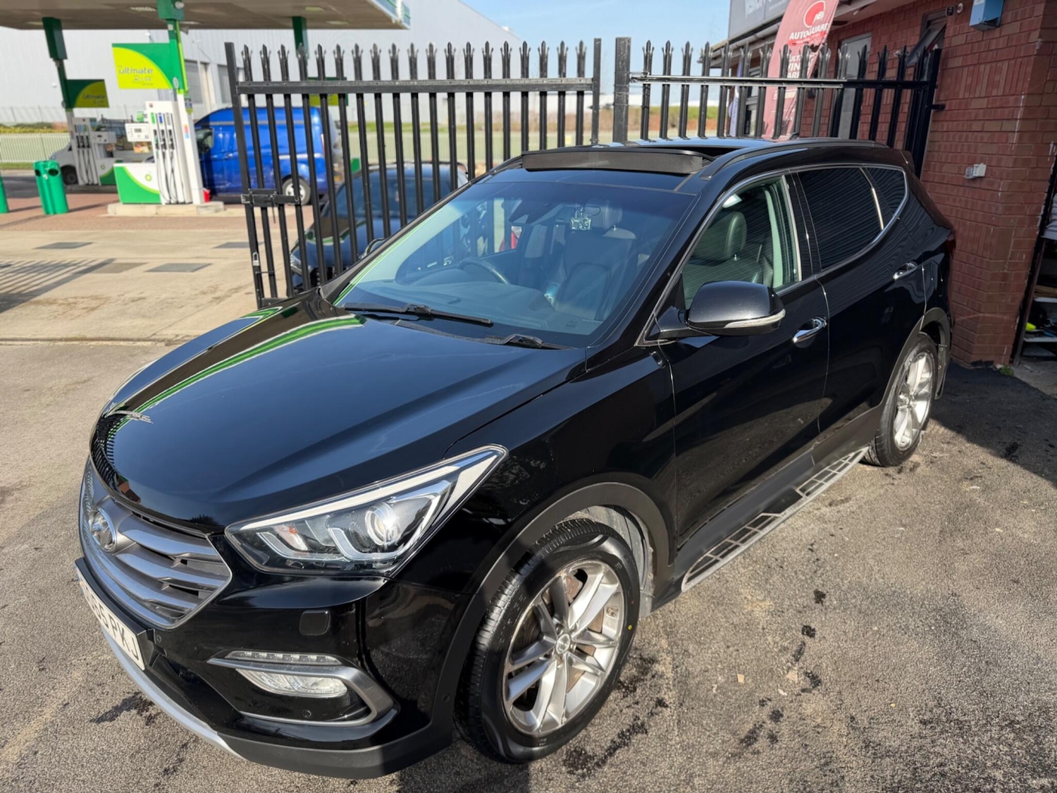 Used Hyundai Santa Fe 2016 for sale - 77625680: Photo 9