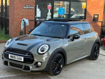Used MINI Hatch 2018 for sale - 74802203: Photo