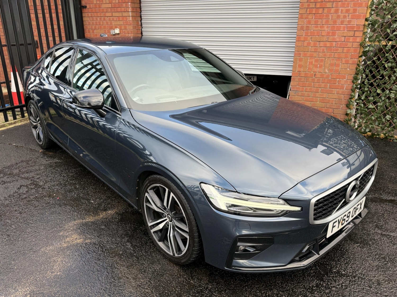 Used Volvo S60 2019 for sale - 76937383: Photo 3