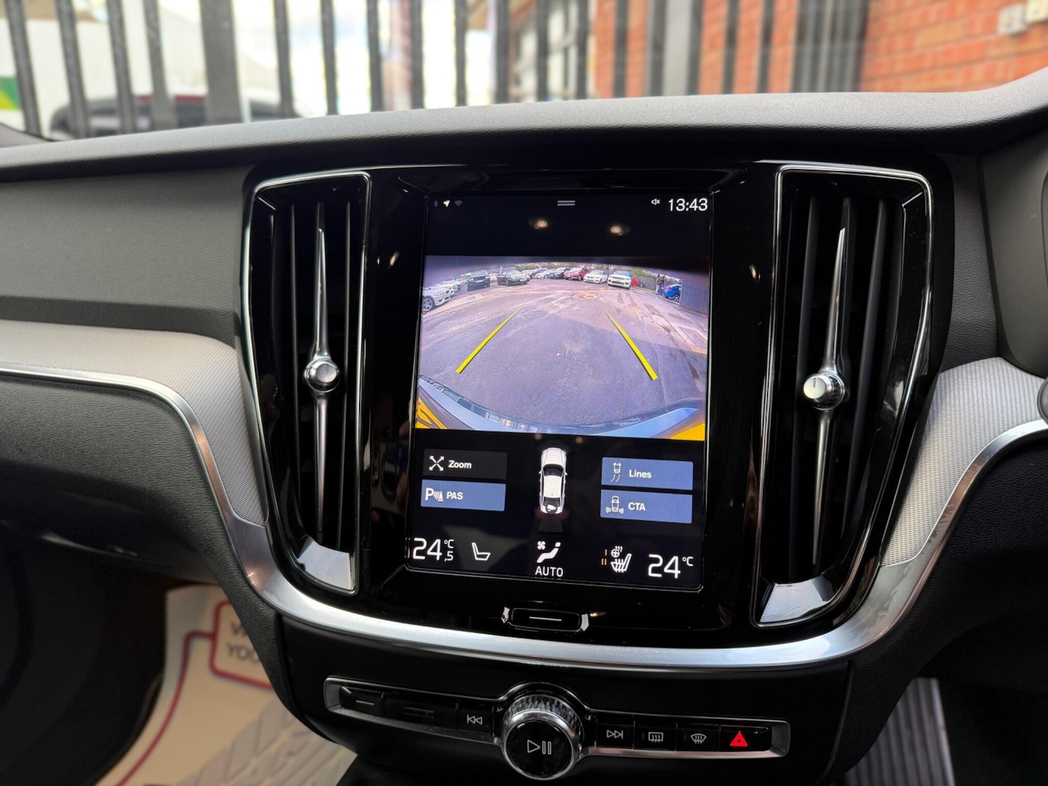 Used Volvo S60 2019 for sale - 76937383: Photo 40