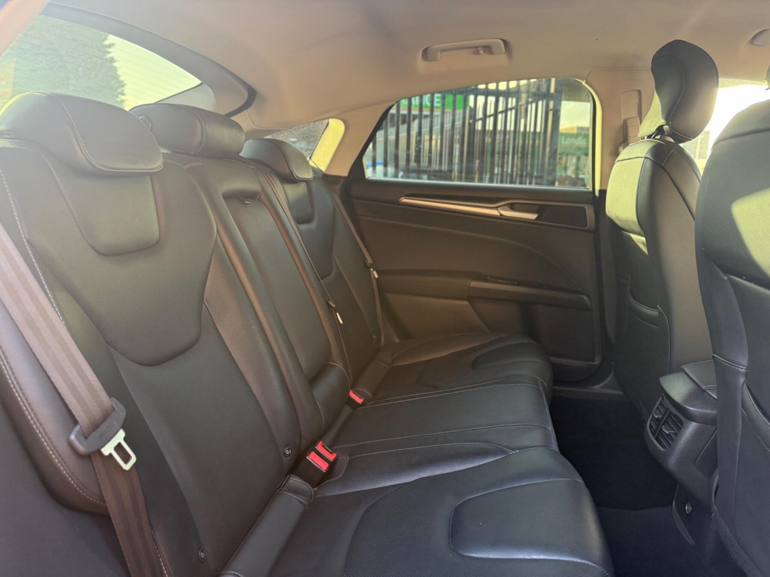 Used Ford Mondeo 2016 for sale - 76398213: Photo 25