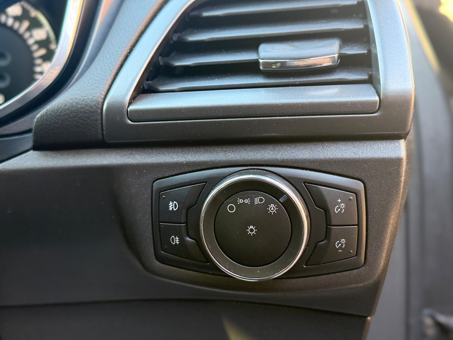 Used Ford Mondeo 2016 for sale - 76398213: Photo 27