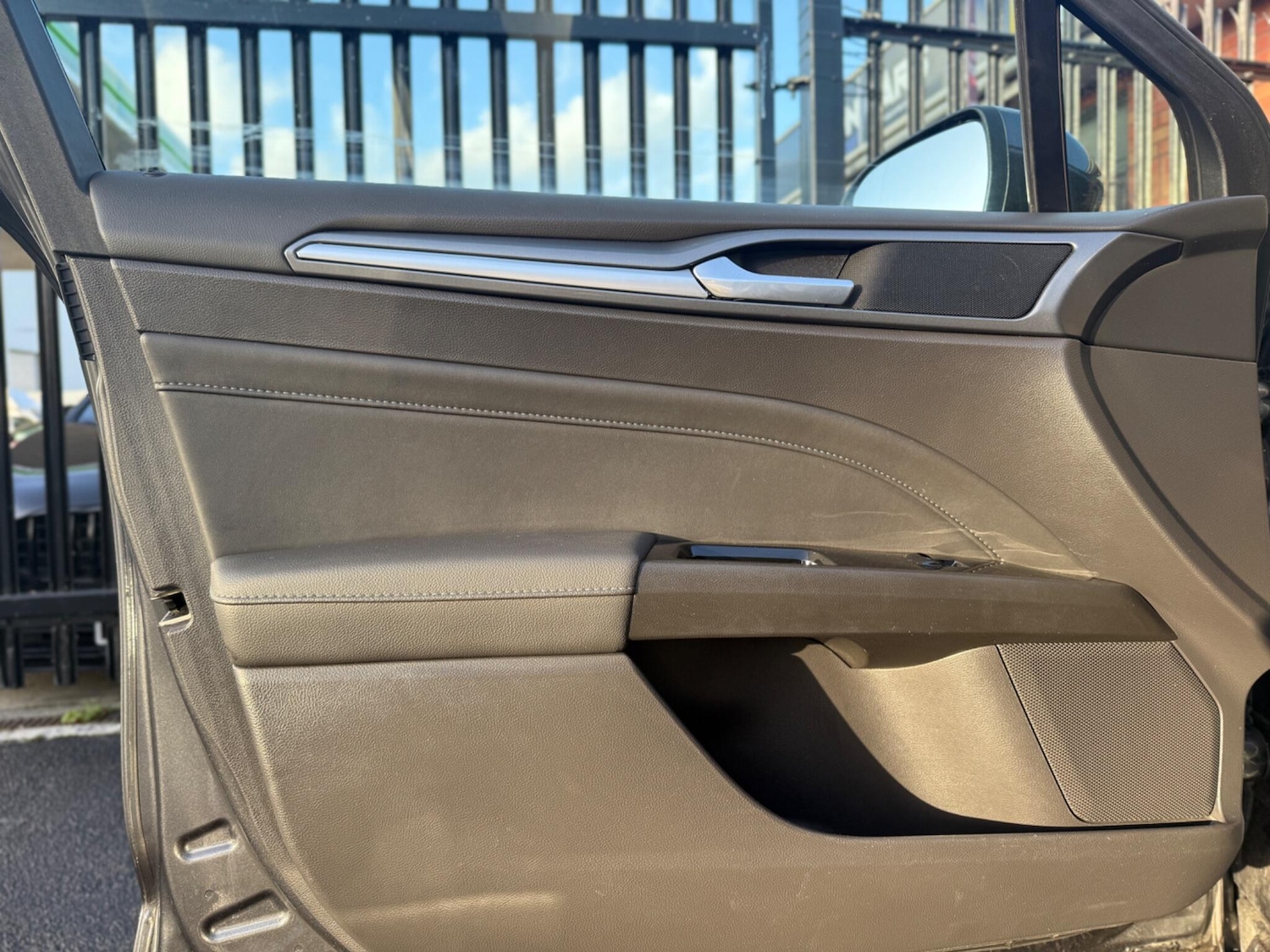 Used Ford Mondeo 2016 for sale - 76398213: Photo 30