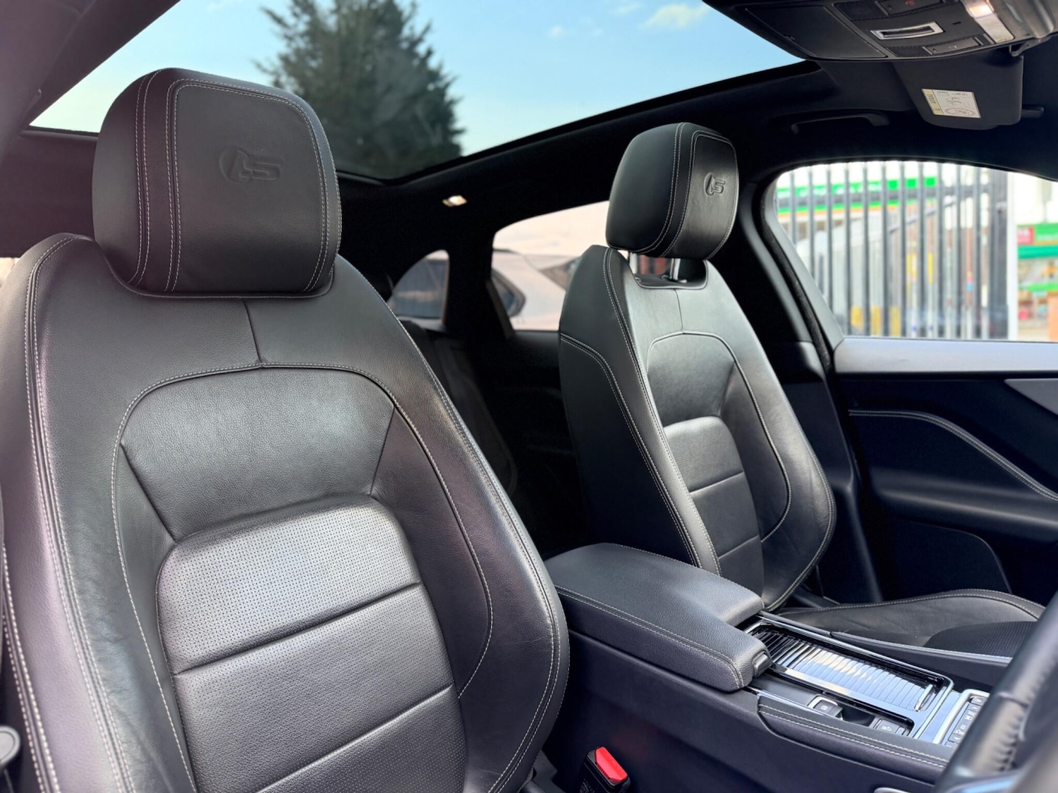 Used Jaguar F-Pace 2017 for sale - 77559350: Photo 27