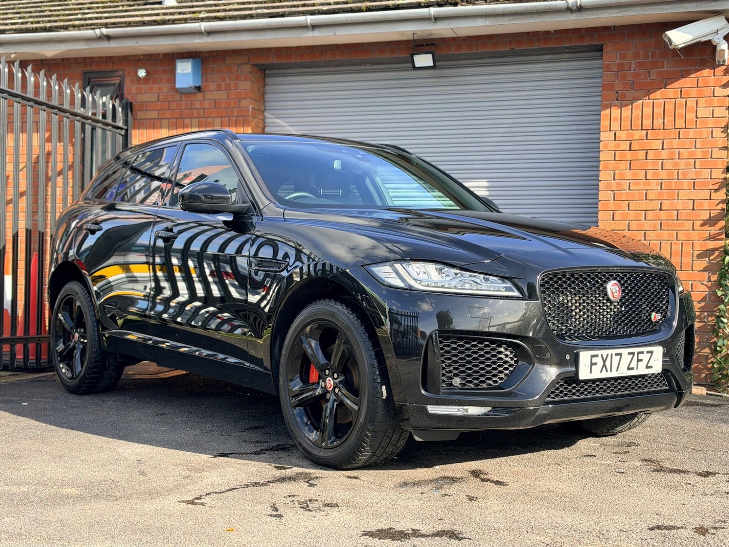 Used Jaguar F-Pace 2017 for sale - 77559350: Photo 3