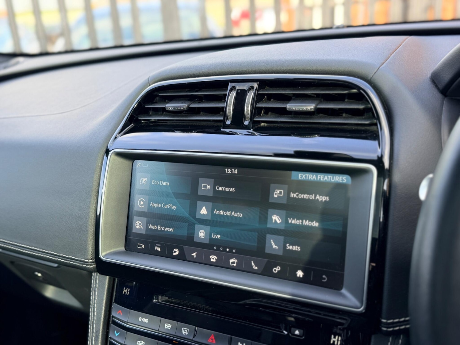 Used Jaguar F-Pace 2017 for sale - 77559350: Photo 32