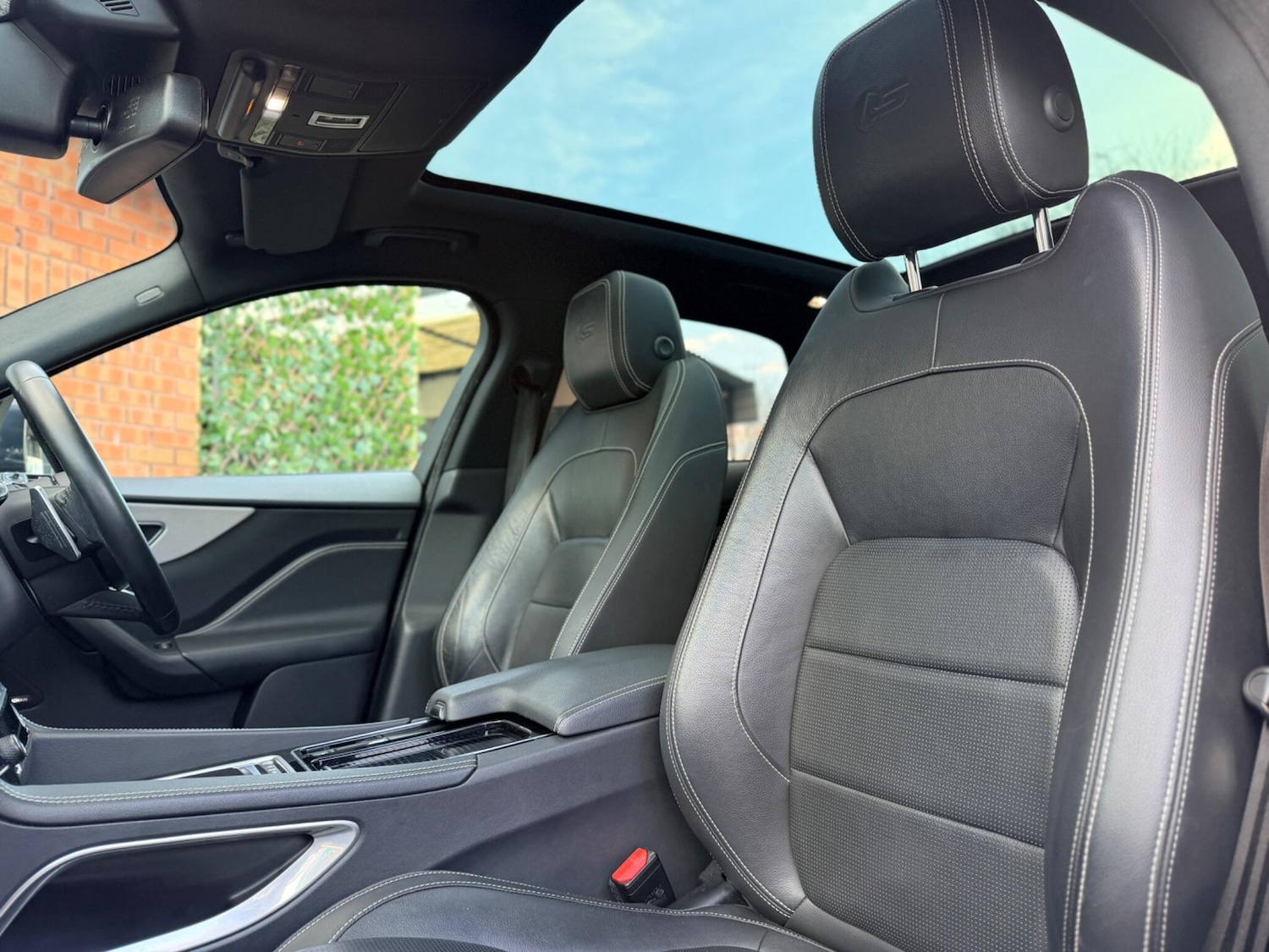 Used Jaguar F-Pace 2017 for sale - 77559350: Photo 35