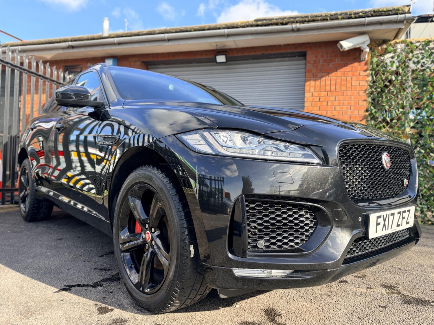 Used Jaguar F-Pace 2017 for sale - 77559350: Photo 4