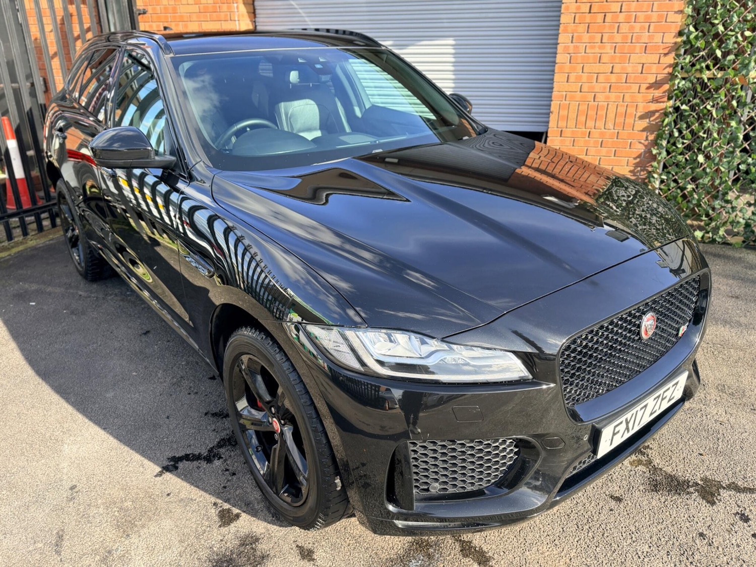 Used Jaguar F-Pace 2017 for sale - 77559350: Photo 5