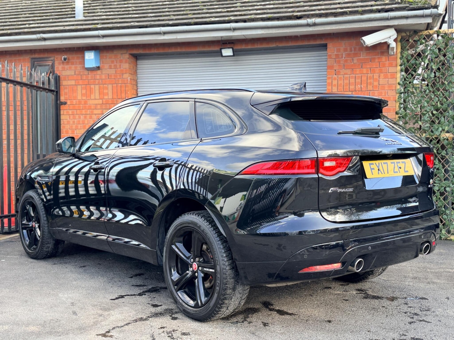 Used Jaguar F-Pace 2017 for sale - 77559350: Photo 9