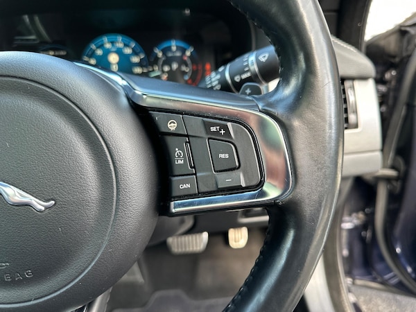 Used Jaguar XF 2016 for sale - 75014038: Photo 35