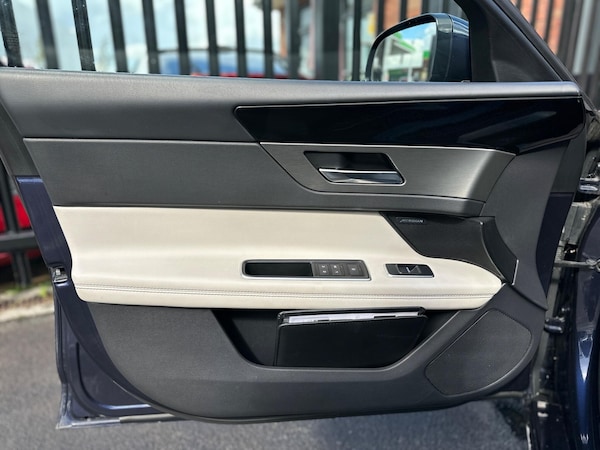 Used Jaguar XF 2016 for sale - 75014038: Photo 40