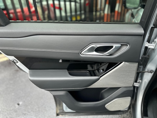 Used Land Rover Range Rover Velar 2018 for sale - 75350627: Photo 41