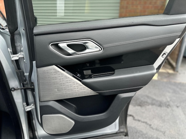 Used Land Rover Range Rover Velar 2018 for sale - 75350627: Photo 42