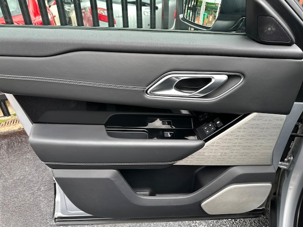 Used Land Rover Range Rover Velar 2018 for sale - 75350627: Photo 43