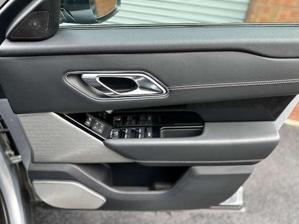 Used Land Rover Range Rover Velar 2018 for sale - 75350627: Photo 44
