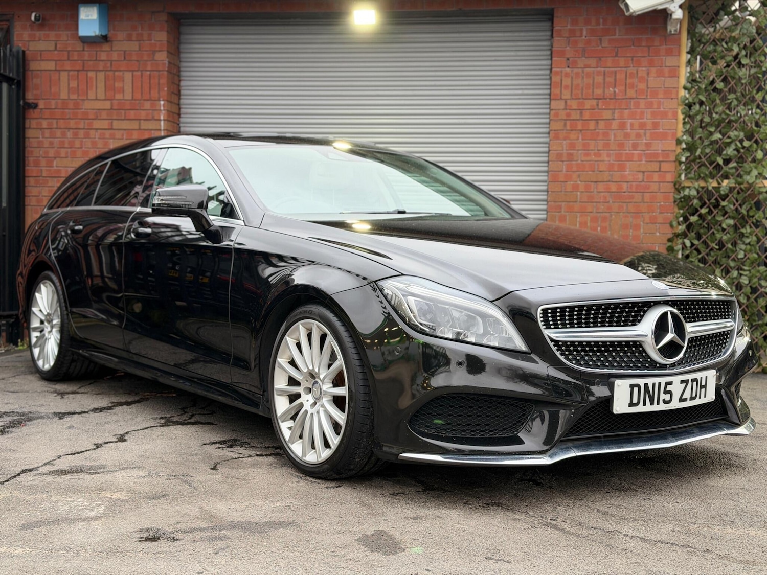 Used Mercedes-Benz CLS 2015 for sale - 77852830: Photo 2