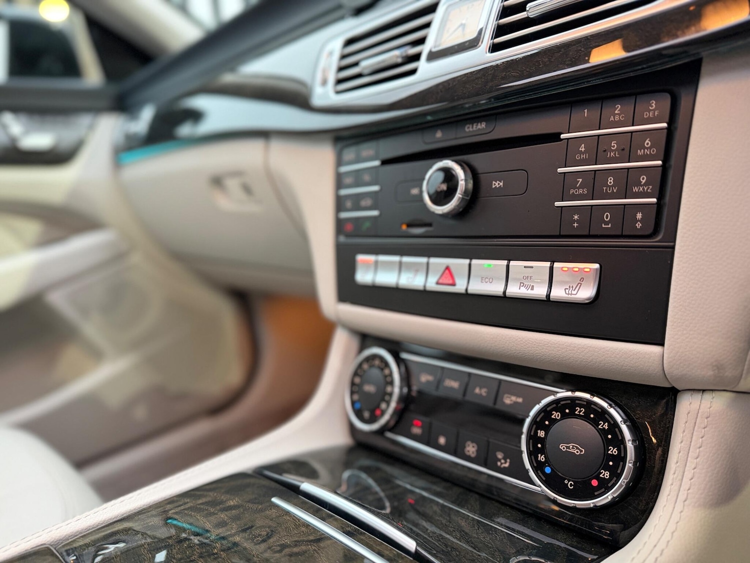 Used Mercedes-Benz CLS 2015 for sale - 77852830: Photo 30