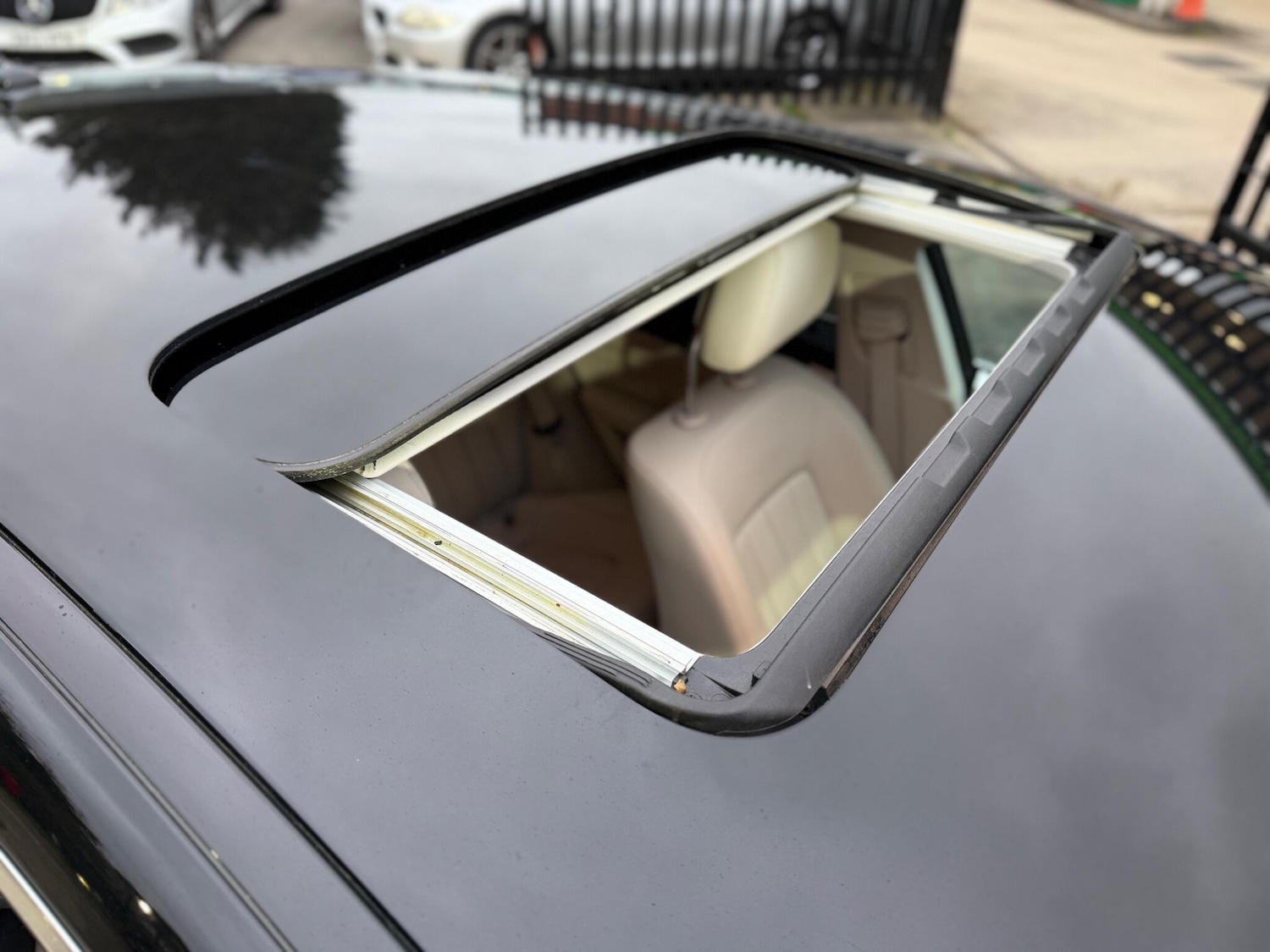 Used Mercedes-Benz CLS 2015 for sale - 77852830: Photo 32