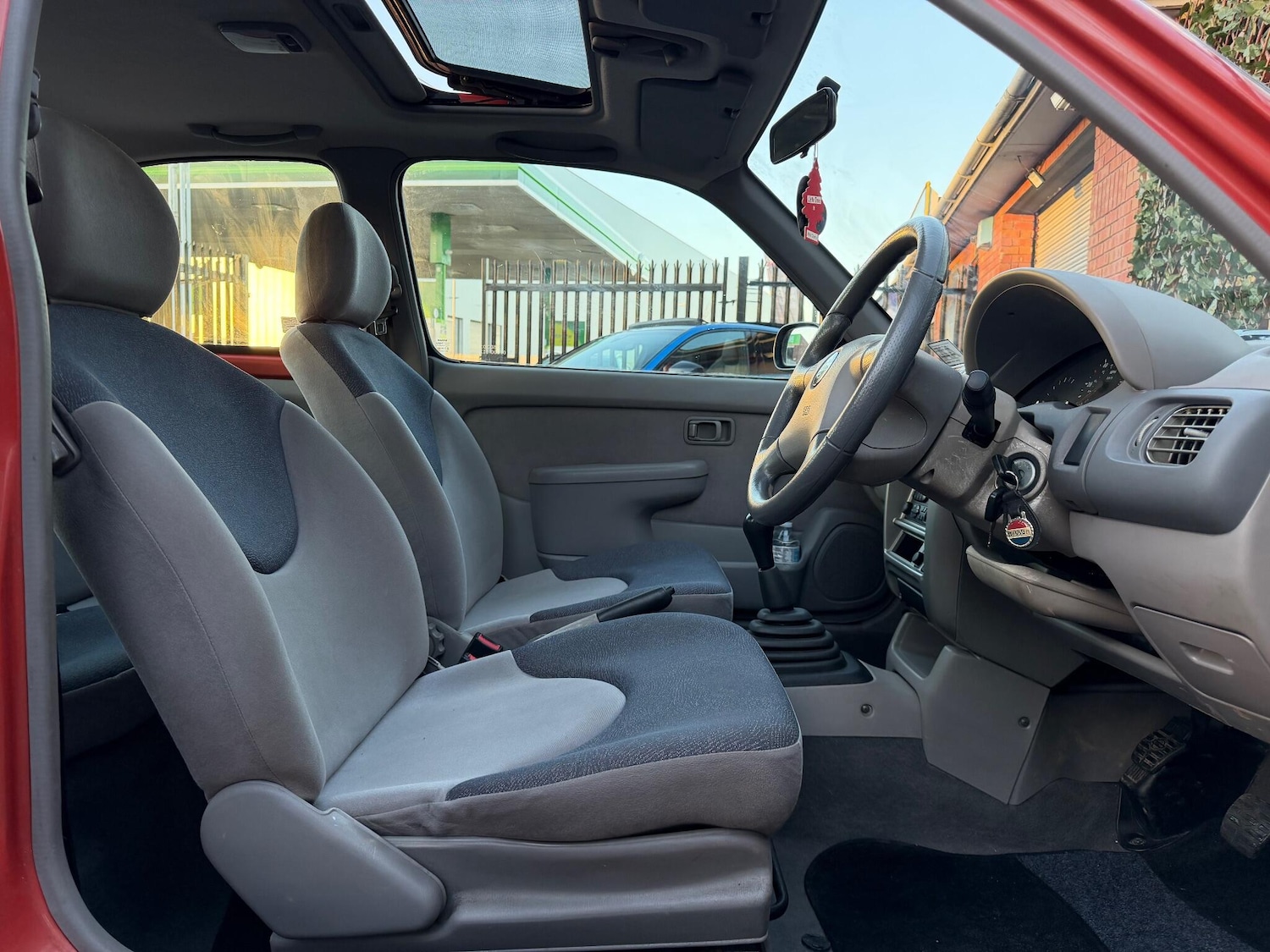 Used Nissan Micra 2000 for sale - 77050120: Photo 13