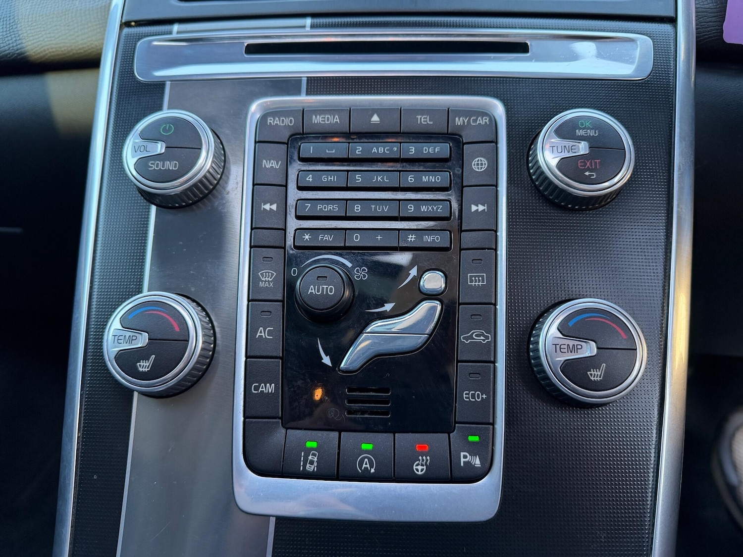 Used Volvo XC60 2015 for sale - 77057154: Photo 22