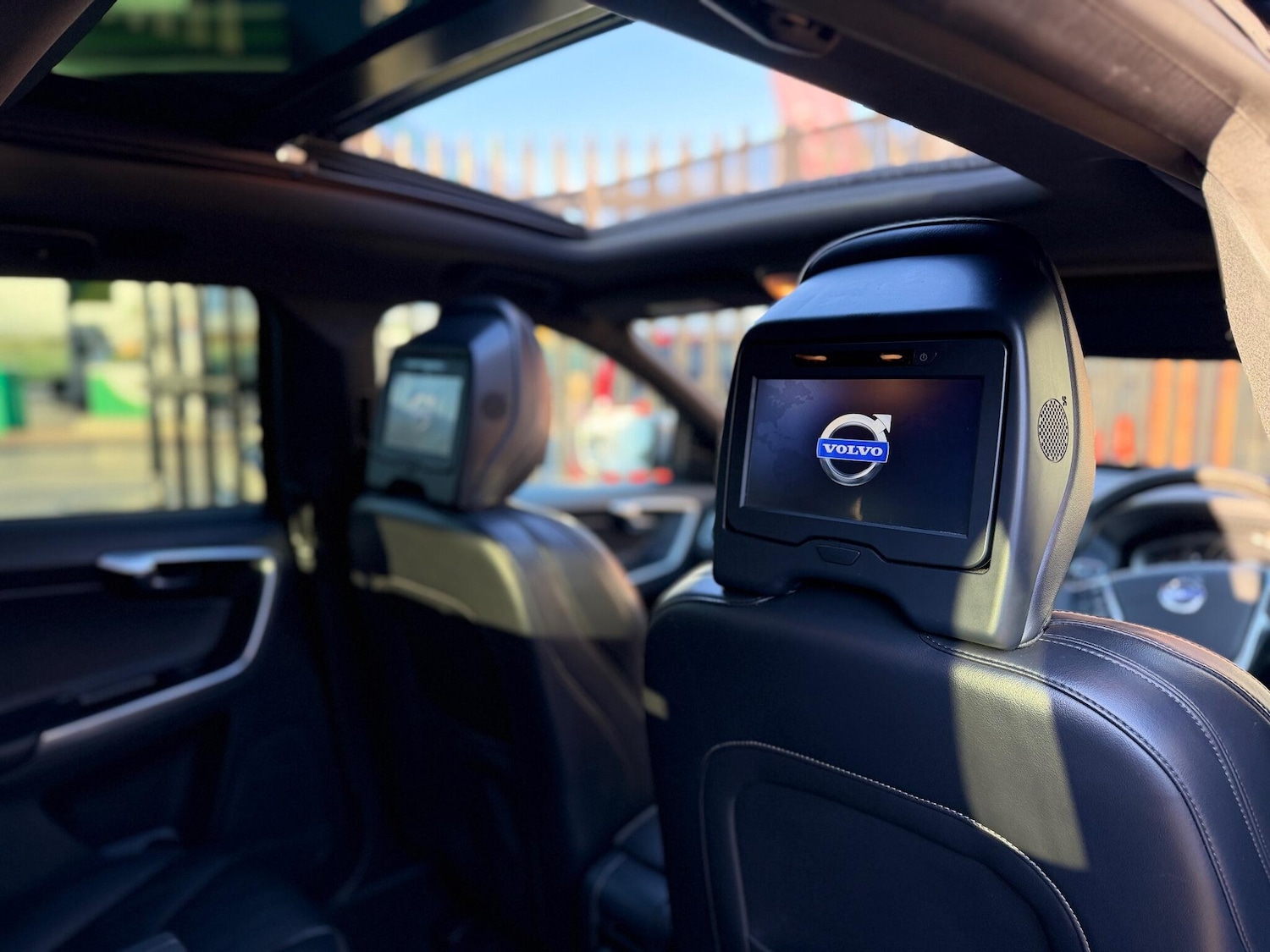 Used Volvo XC60 2015 for sale - 77057154: Photo 25