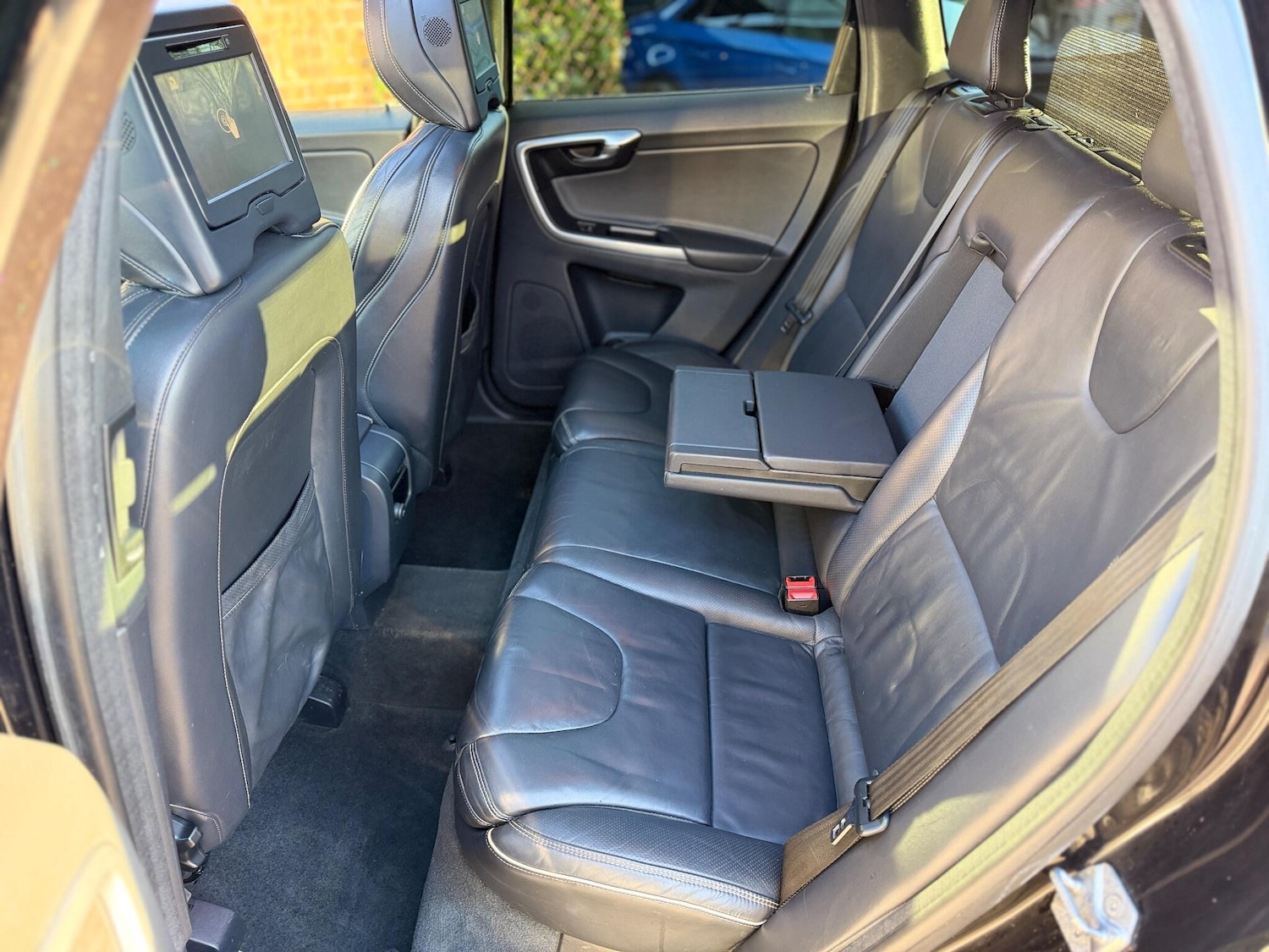 Used Volvo XC60 2015 for sale - 77057154: Photo 28