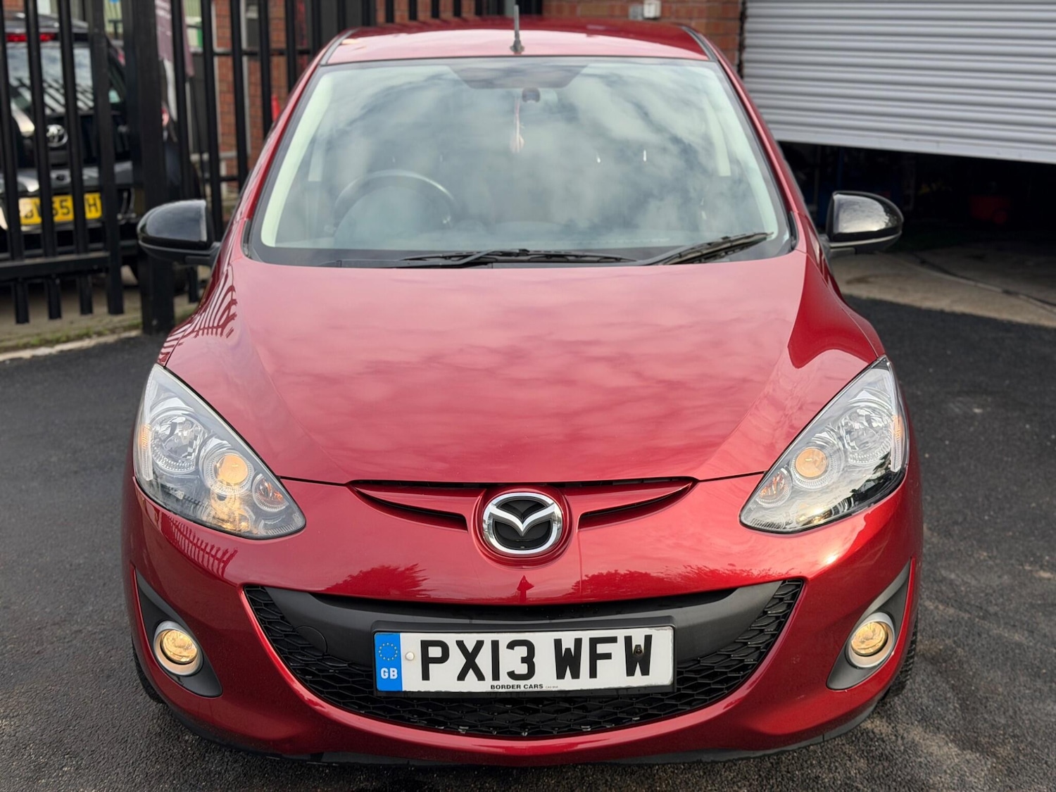Used Mazda Mazda2 2013 for sale - 76457913: Photo 2