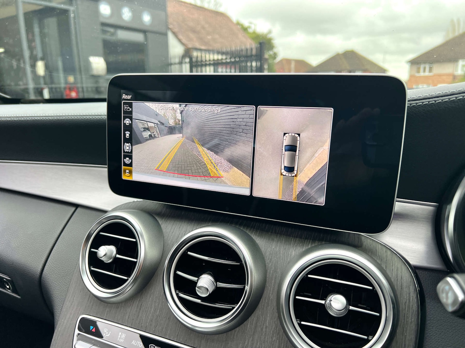 Used Mercedes-Benz C Class 2020 for sale - 76861632: Photo 11