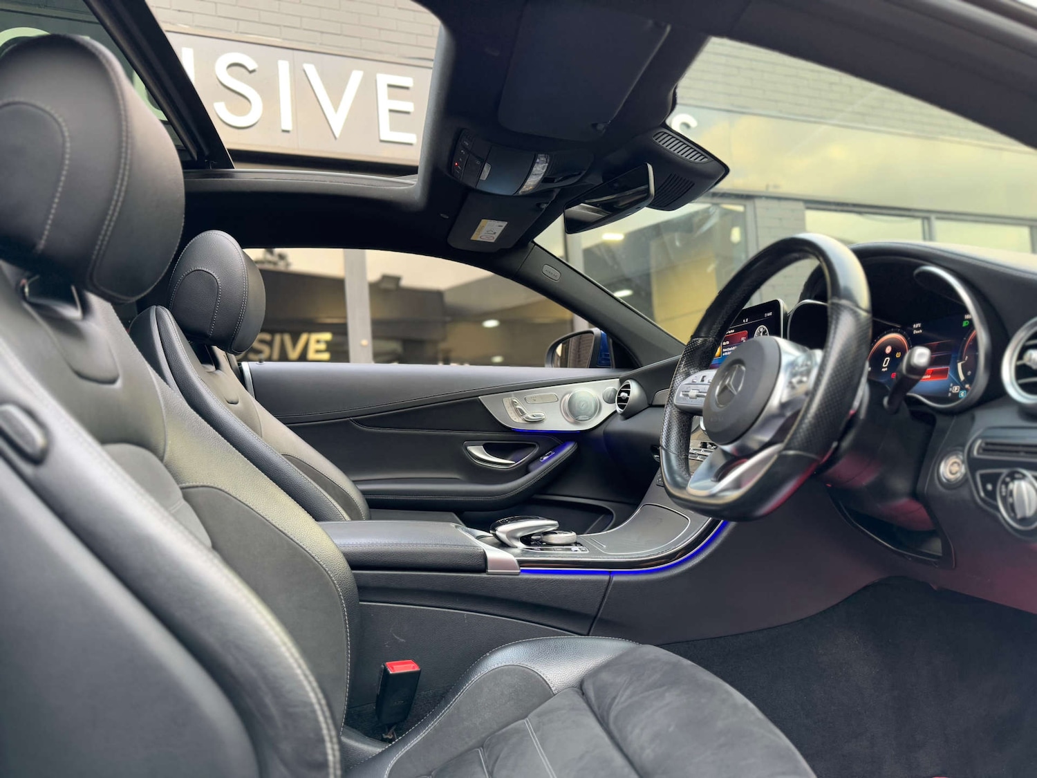 Used Mercedes-Benz C Class 2018 for sale - 77353577: Photo 2