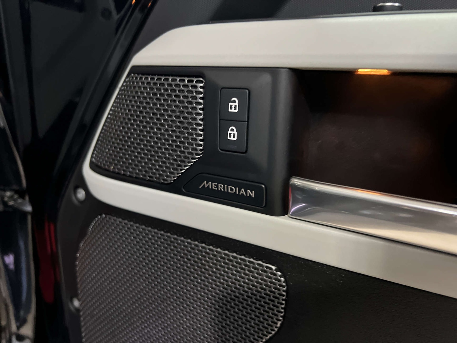 Used Land Rover Defender 2022 for sale - 76127604: Photo 13