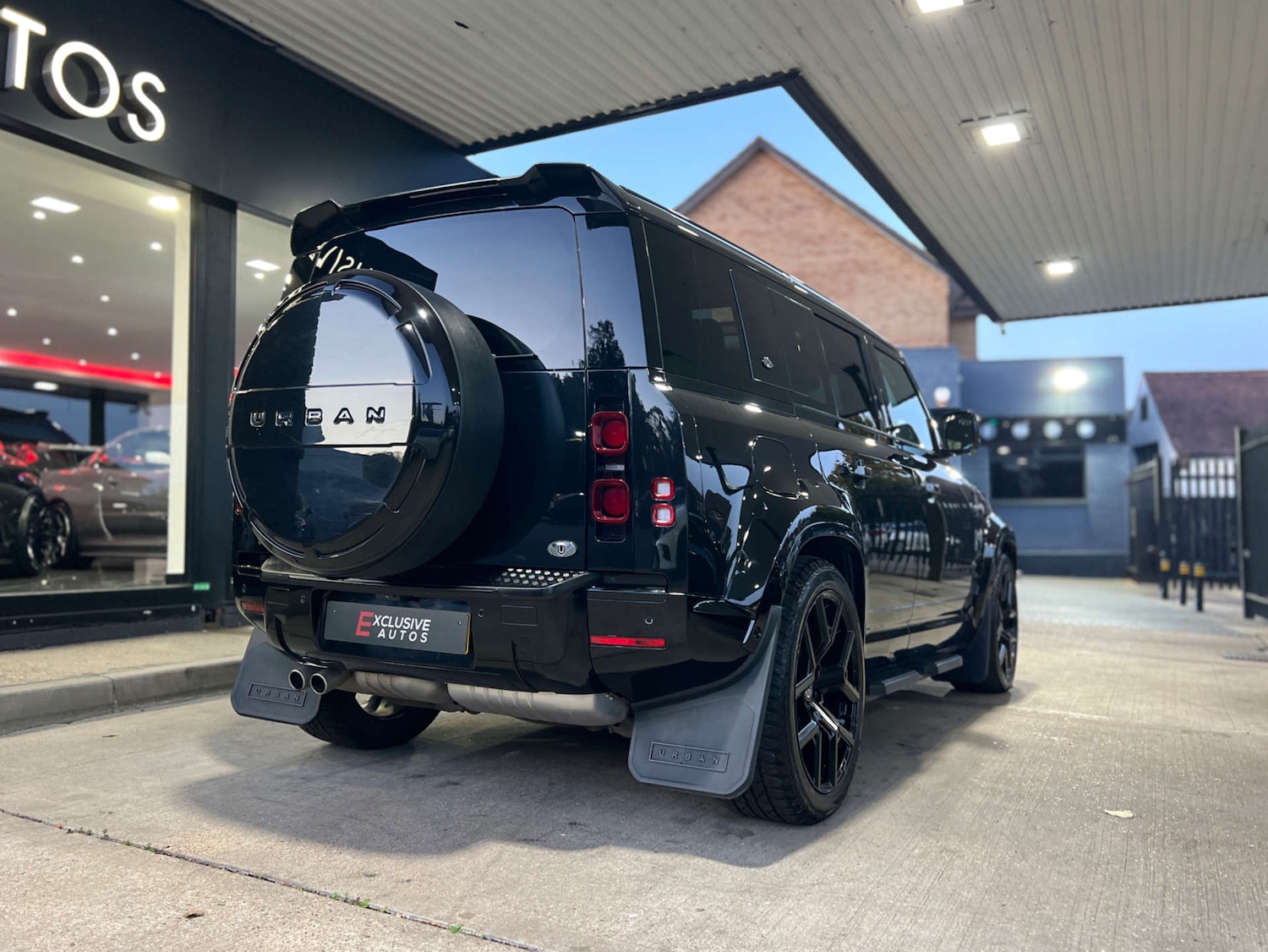 Used Land Rover Defender 2022 for sale - 76127604: Photo 17