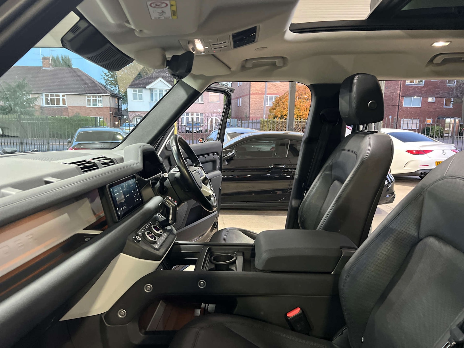 Used Land Rover Defender 2022 for sale - 76127604: Photo 61