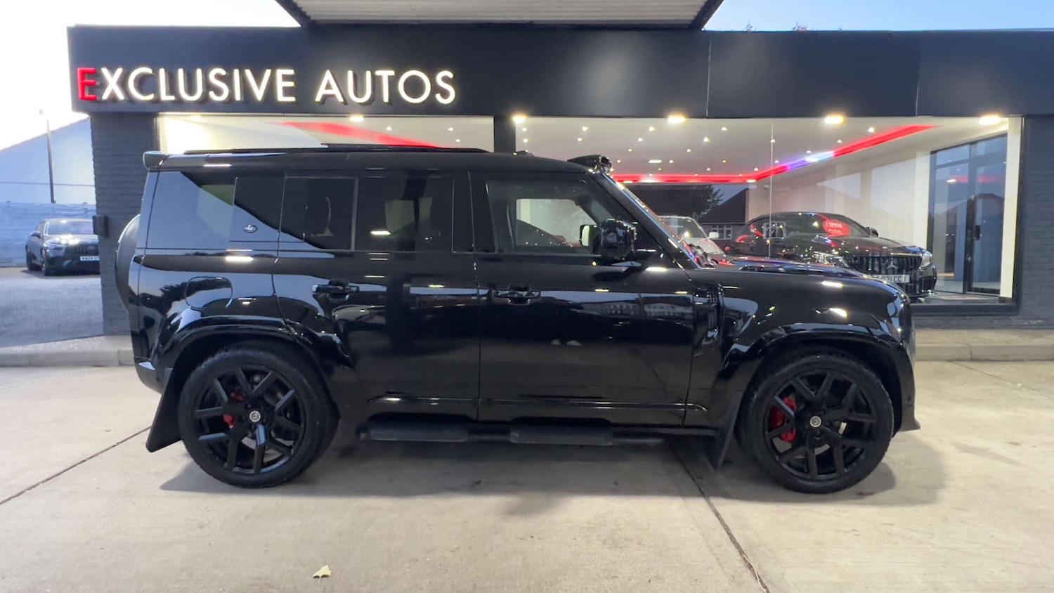Used Land Rover Defender 2022 for sale - 76127604: Photo 7