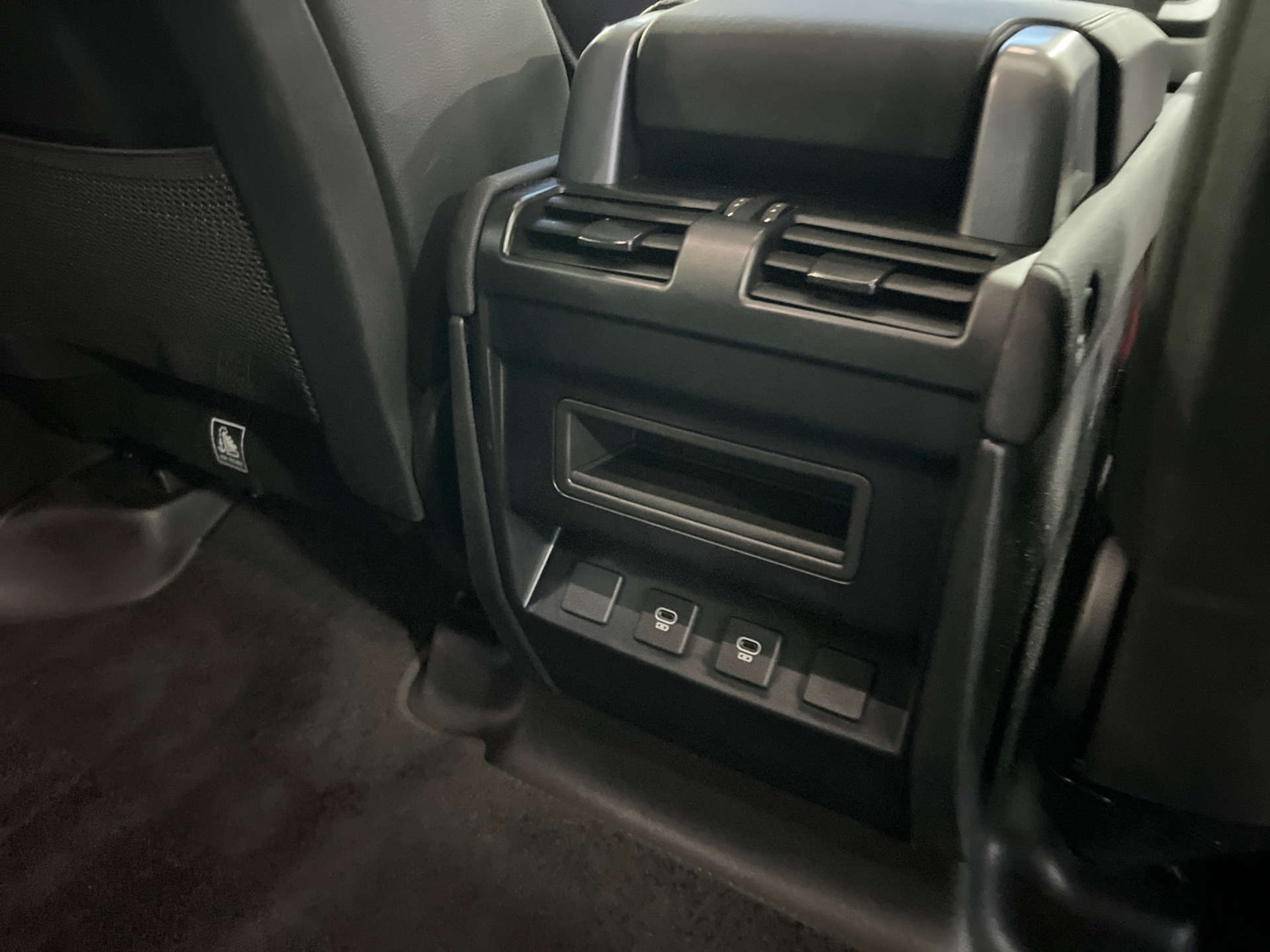 Used Land Rover Defender 2022 for sale - 76127604: Photo 76