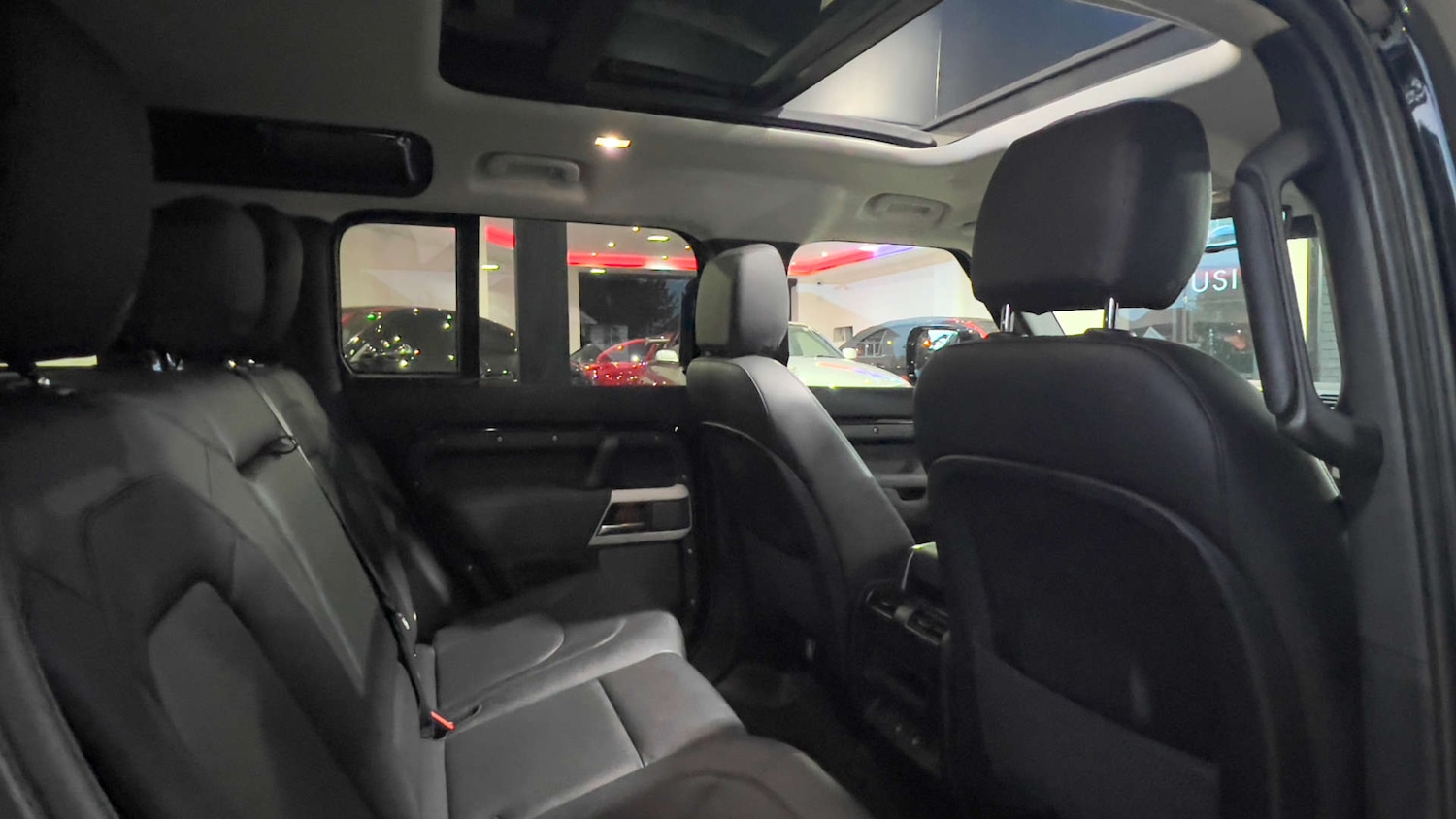 Used Land Rover Defender 2022 for sale - 76127604: Photo 77