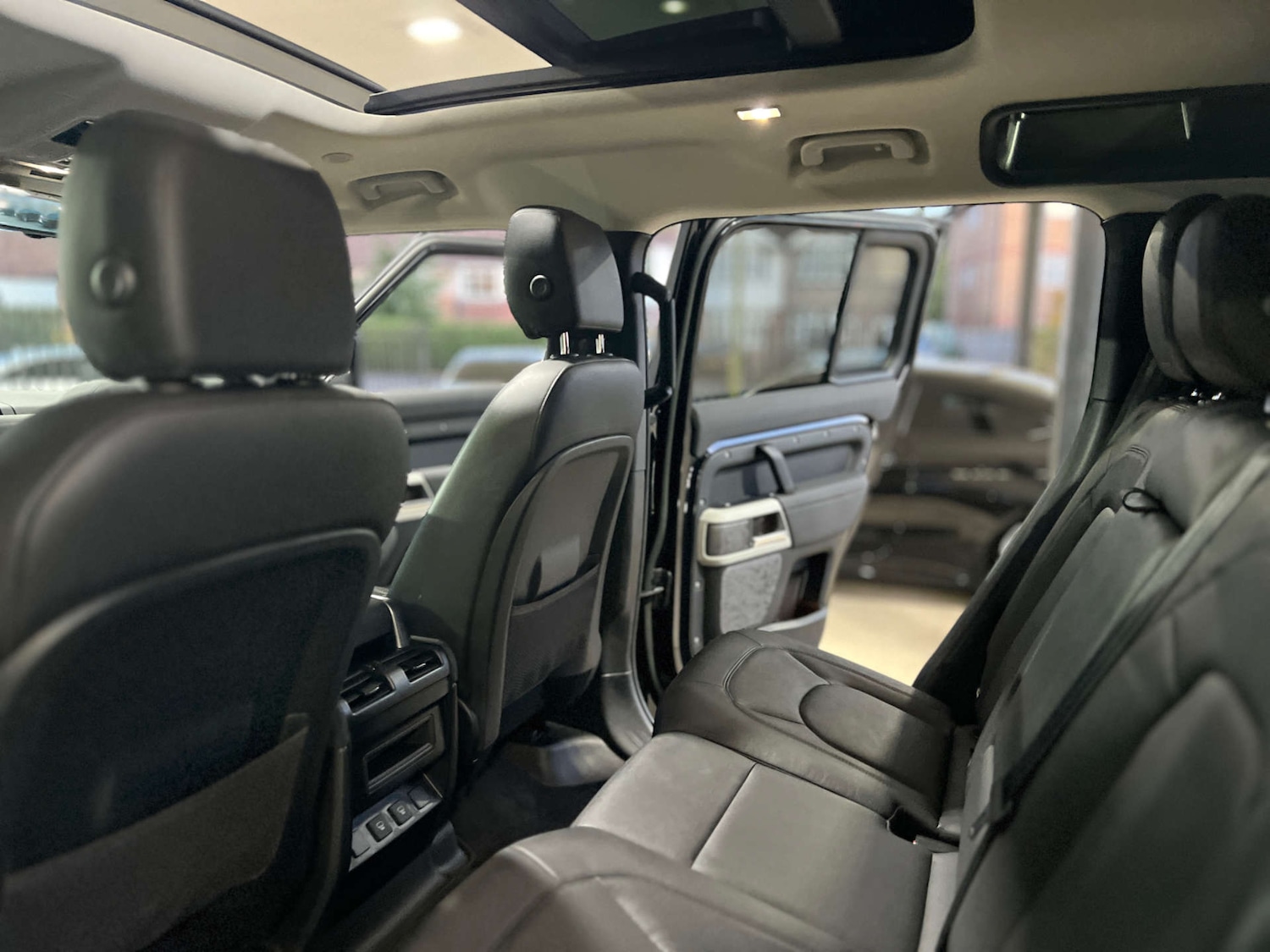 Used Land Rover Defender 2022 for sale - 76127604: Photo 78