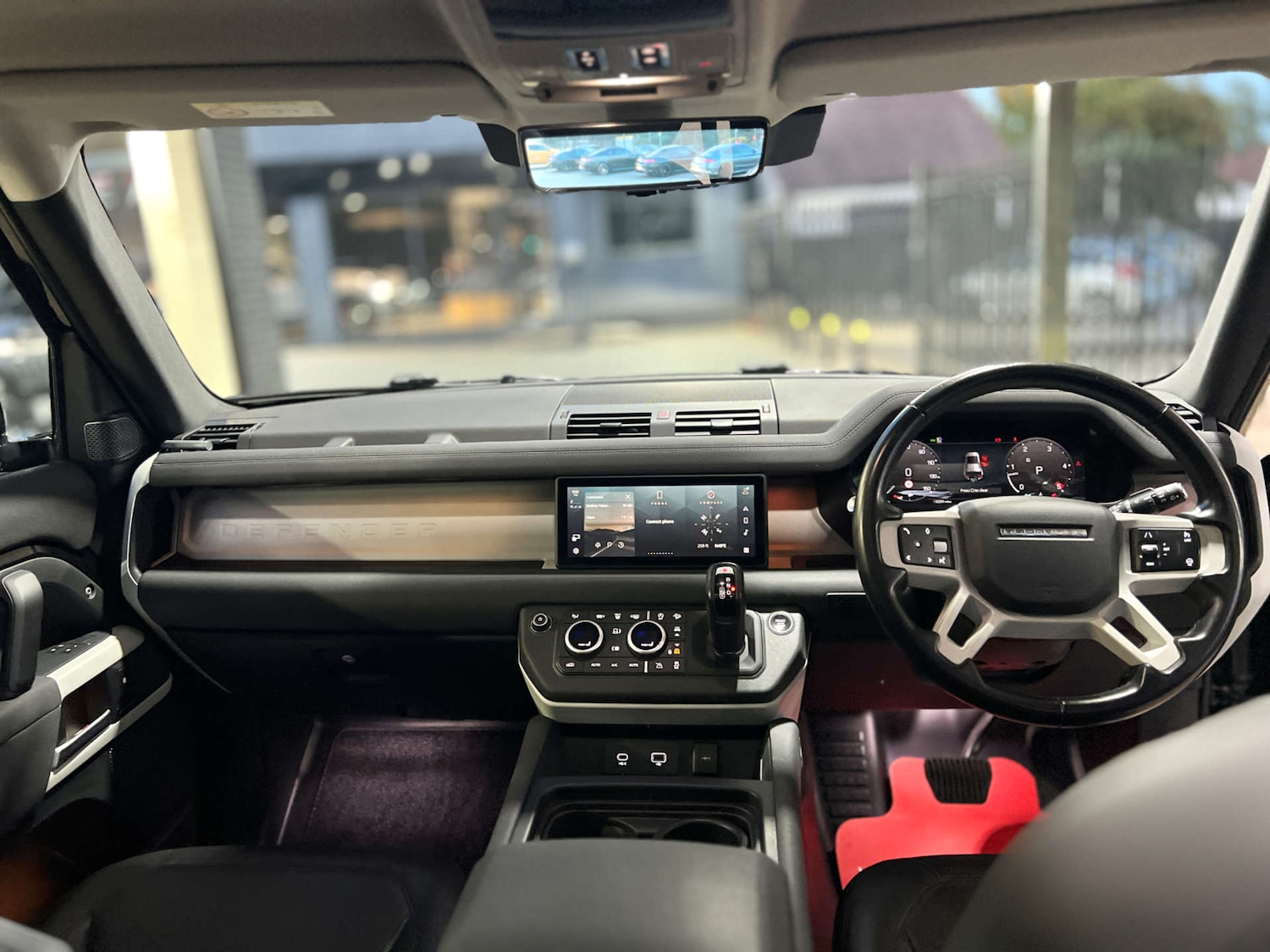 Used Land Rover Defender 2022 for sale - 76127604: Photo 8