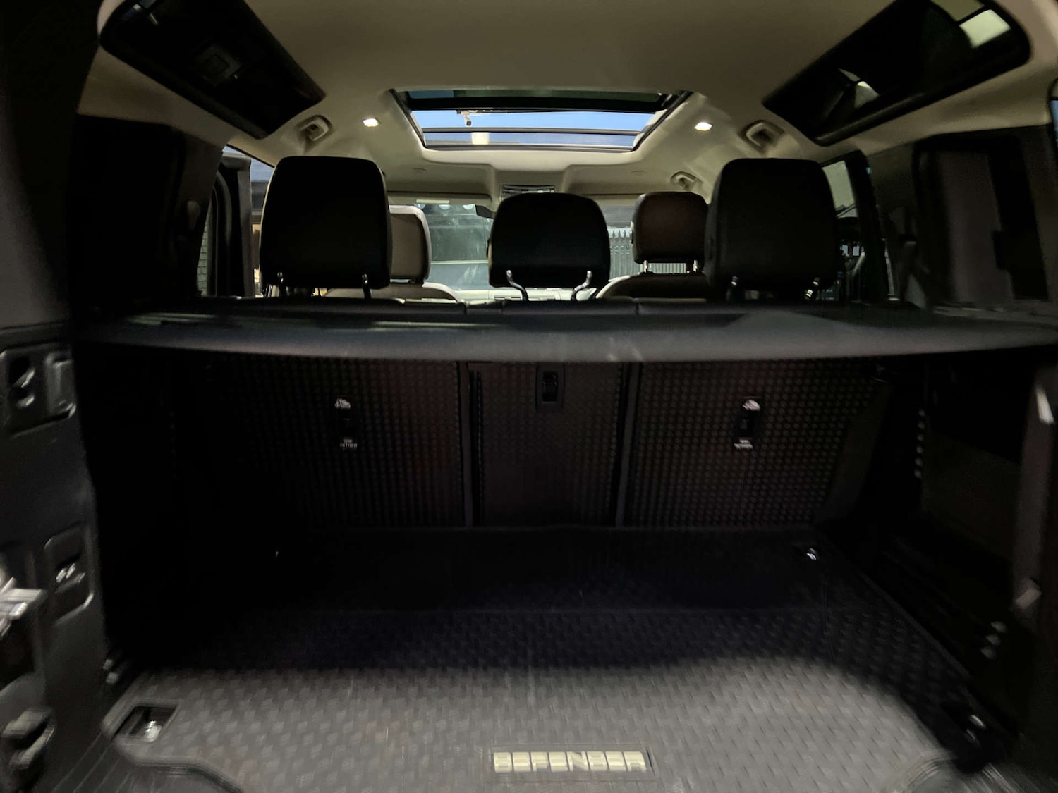 Used Land Rover Defender 2022 for sale - 76127604: Photo 94