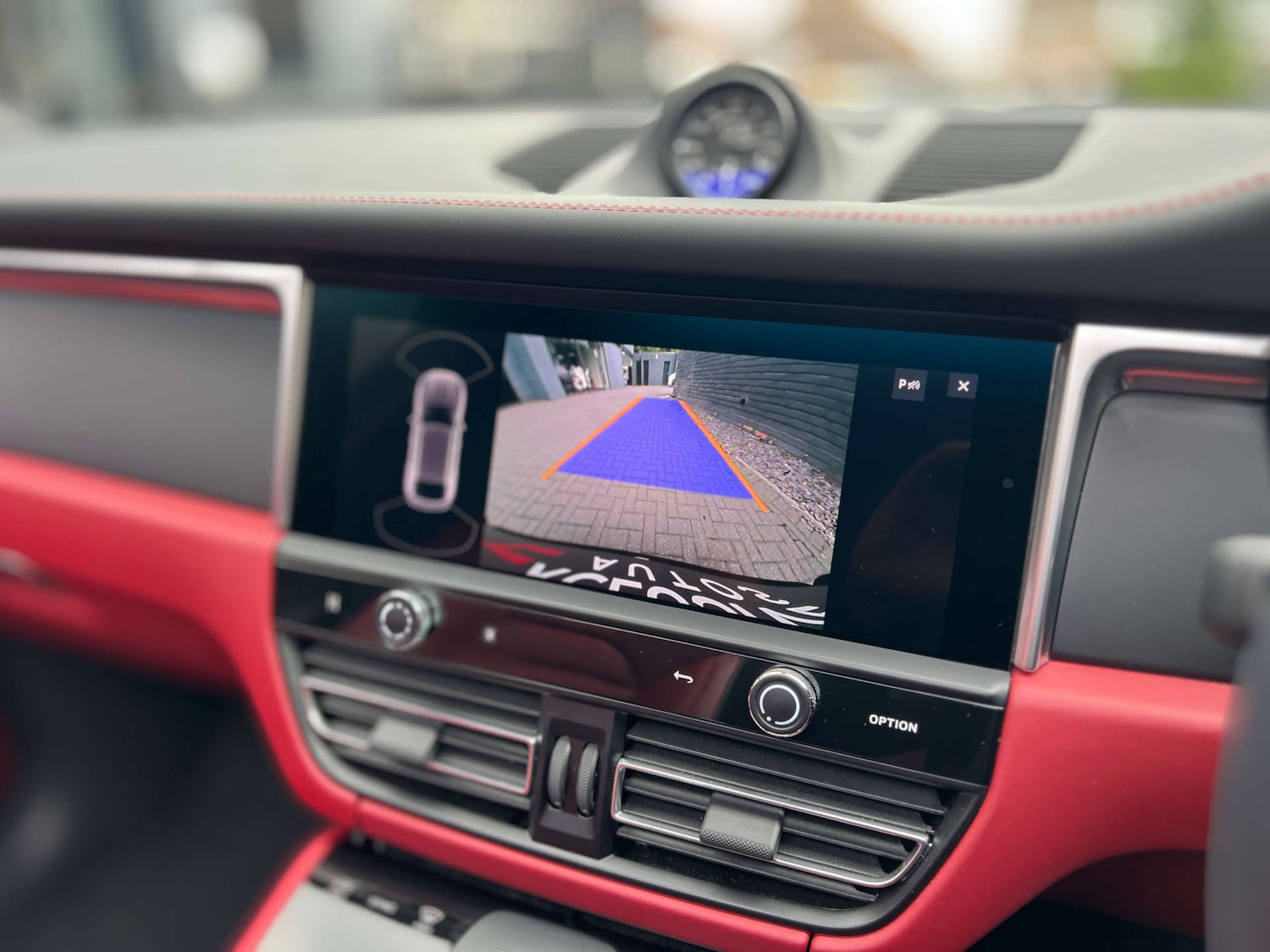 Used Porsche Macan 2023 for sale - 76600549: Photo 16