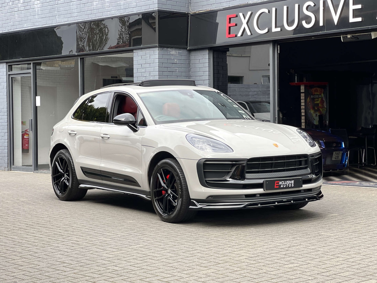 Used Porsche Macan 2023 for sale - 76600549: Photo 54