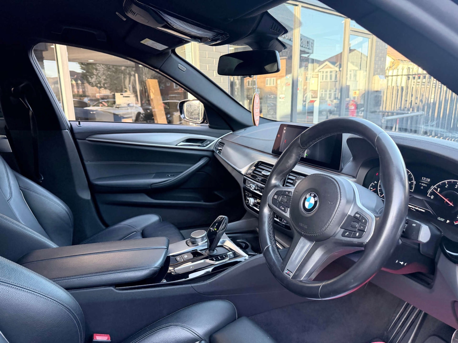 Used BMW 5 Series 2019 for sale - 78125412: Photo 2