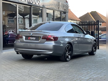 Used BMW 3 Series 2012 for sale - 76942852: Photo