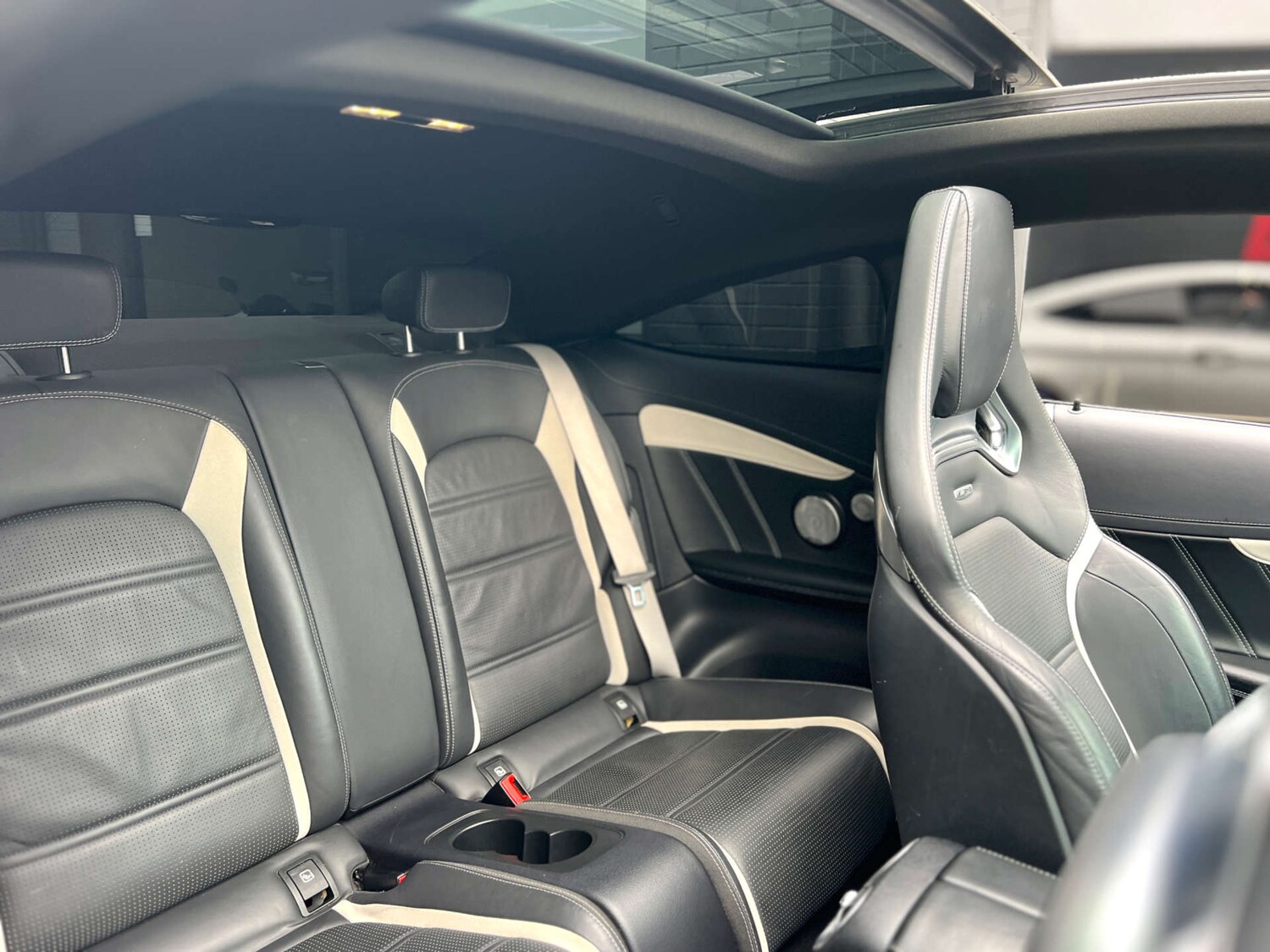 Used Mercedes-Benz C Class 2018 for sale - 77678672: Photo 8