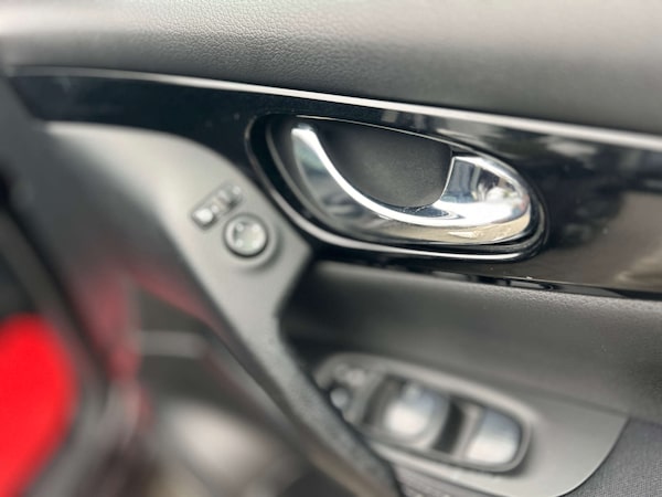 Used Nissan Qashqai 2015 for sale - 76278439: Photo 40