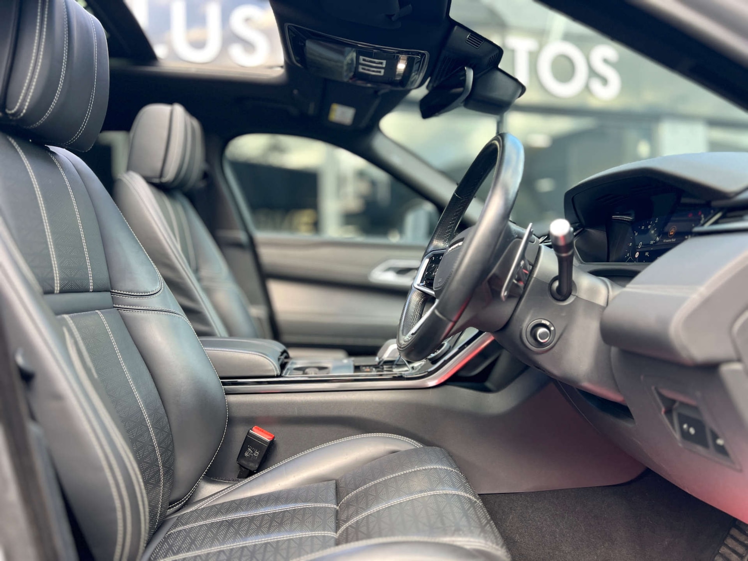 Used Land Rover Range Rover Velar 2021 for sale - 76600834: Photo 2