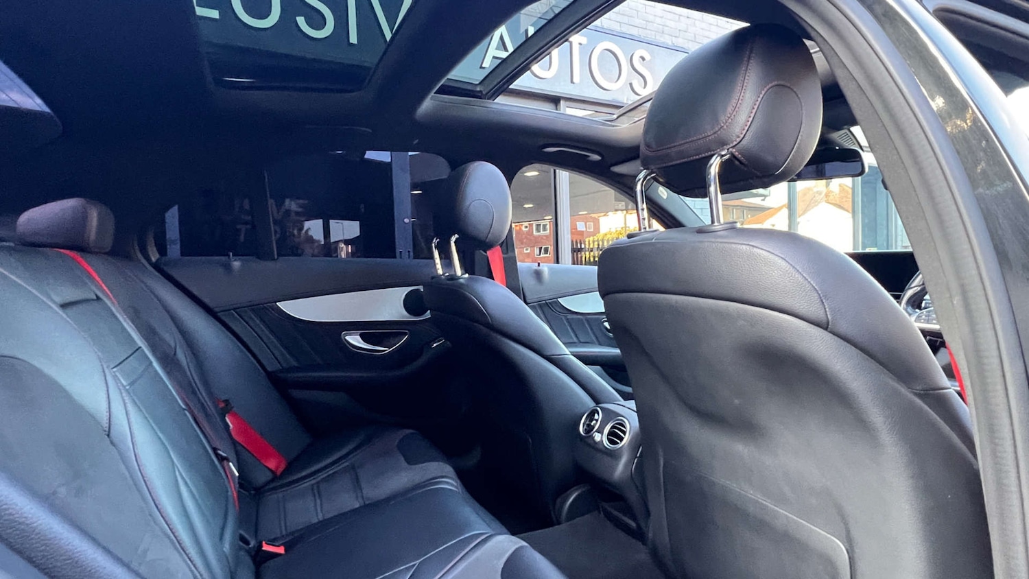 Used Mercedes-Benz C Class 2017 for sale - 76600714: Photo 4