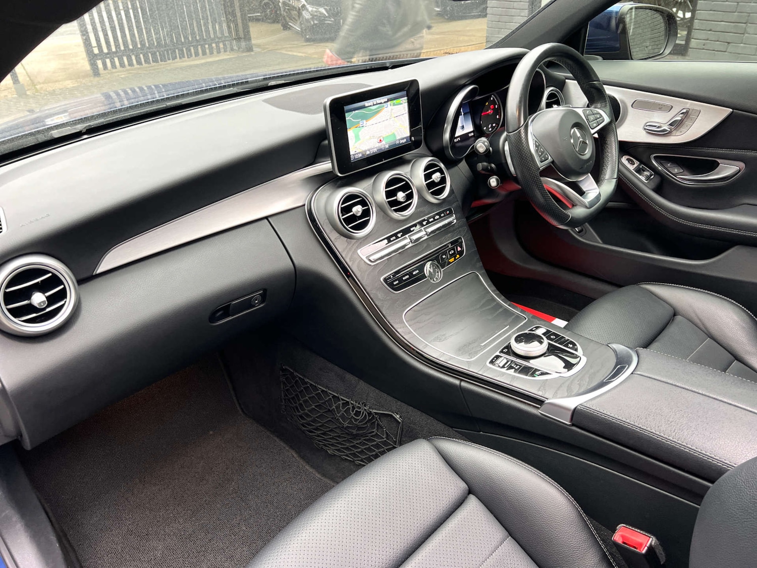 Used Mercedes-Benz C Class 2018 for sale - 76596635: Photo 11