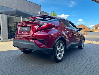 Used Toyota C-HR 2019 for sale - 79254563: Photo